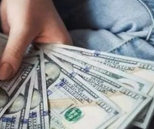 Find out the few ways you can get a title loan without consistent monthly income.